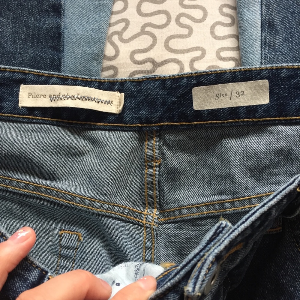 Pilcro High Rise Button-Fly Frayed Hem Flare Jeans - Picture 3 of 9
